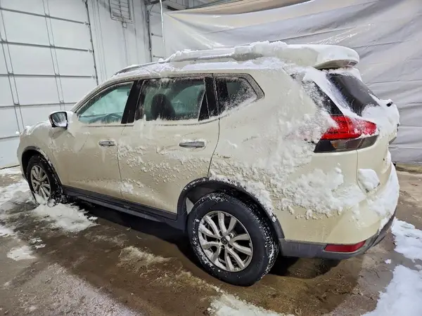 KNMAT2MV9HP567338 2017 NISSAN ROGUE - Image 2