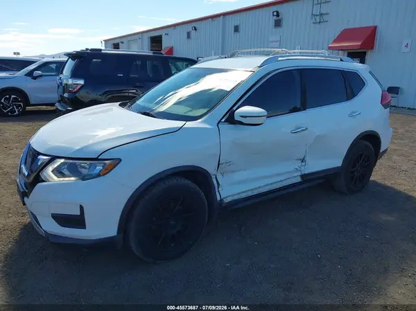 KNMAT2MV9HP571549 2017 NISSAN ROGUE - Image 2