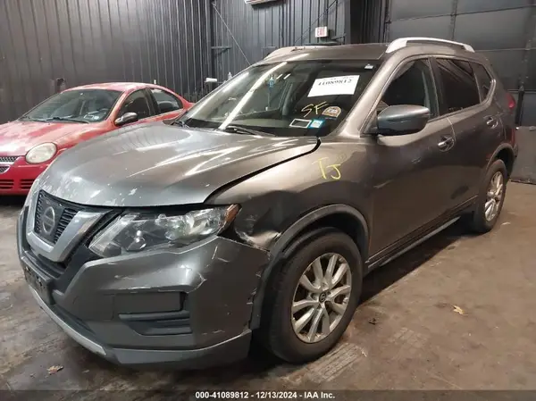 KNMAT2MV9HP577528 2017 NISSAN ROGUE - Image 2