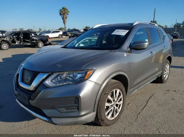 KNMAT2MV9HP578467 2017 NISSAN ROGUE - Image 2