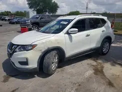 KNMAT2MV9HP579585 2017 NISSAN ROGUE
