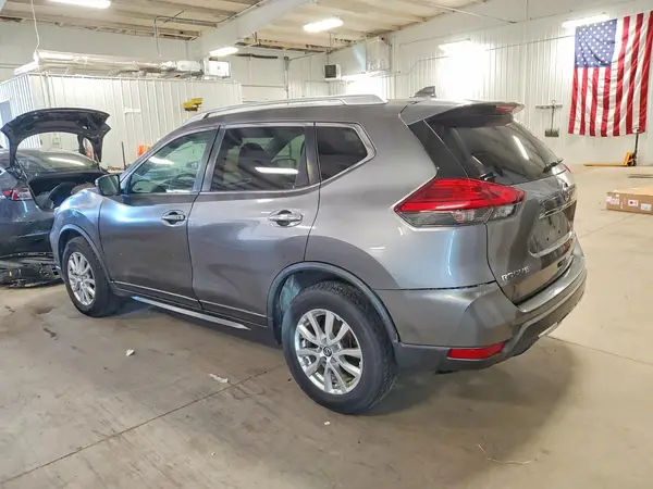 KNMAT2MV9HP584219 2017 NISSAN ROGUE - Image 2