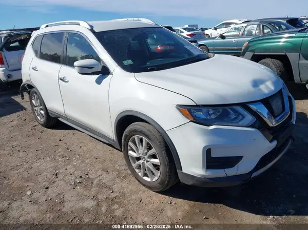 KNMAT2MV9HP584589 2017 NISSAN ROGUE - Image 1