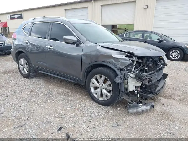 KNMAT2MV9HP585290 2017 NISSAN ROGUE - Image 1