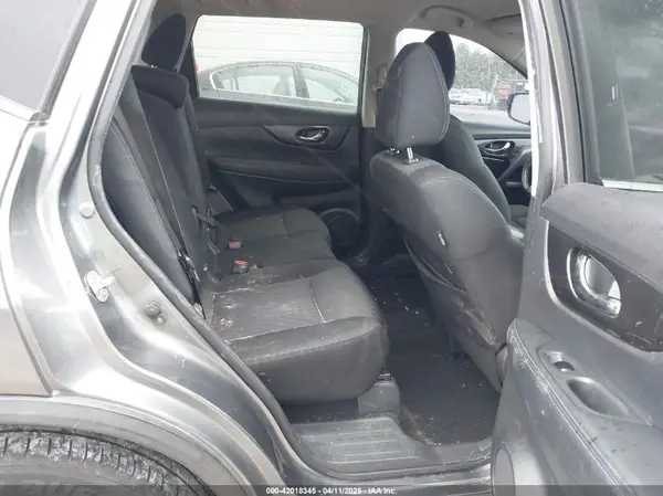 KNMAT2MV9HP585290 2017 NISSAN ROGUE - Image 8