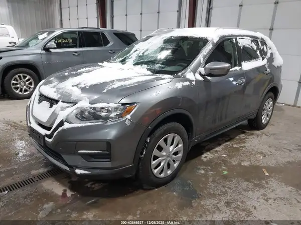 KNMAT2MV9HP600581 2017 NISSAN ROGUE - Image 2