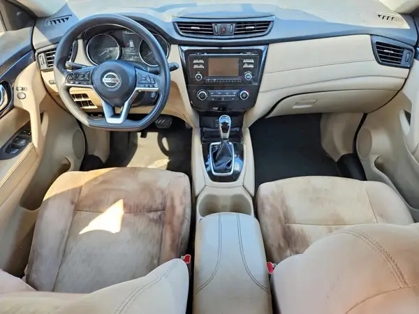 KNMAT2MV9HP601570 2017 NISSAN ROGUE - Image 8