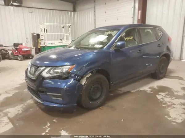 KNMAT2MV9HP607126 2017 NISSAN ROGUE - Image 2