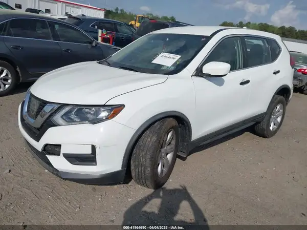 KNMAT2MV9HP613184 2017 NISSAN ROGUE - Image 2