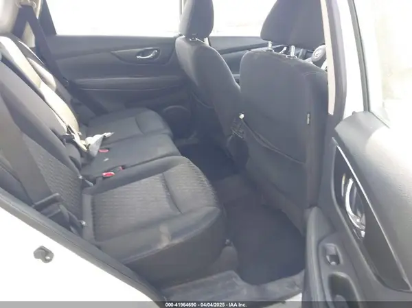 KNMAT2MV9HP613184 2017 NISSAN ROGUE - Image 8