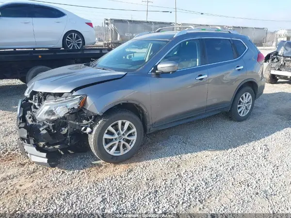 KNMAT2MV9HP616375 2017 NISSAN ROGUE - Image 2