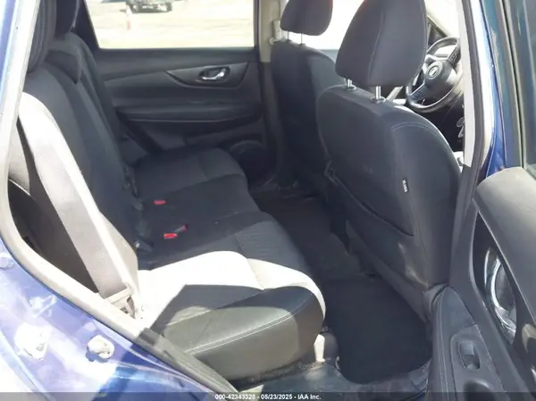 KNMAT2MV9JP500888 2018 NISSAN ROGUE - Image 8