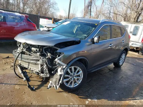 KNMAT2MV9JP506383 2018 NISSAN ROGUE - Image 2