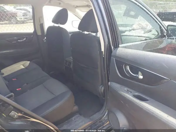 KNMAT2MV9JP508022 2018 NISSAN ROGUE - Image 8