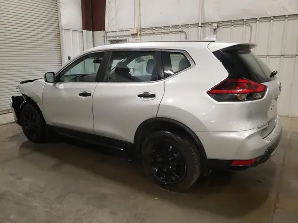 KNMAT2MV9JP509980 2018 NISSAN ROGUE - Image 2