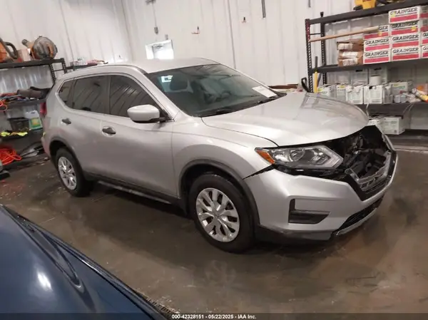 KNMAT2MV9JP514712 2018 NISSAN ROGUE - Image 1