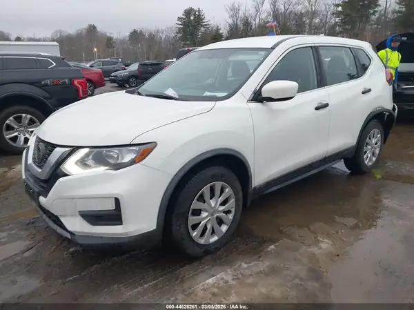 KNMAT2MV9JP516430 2018 NISSAN ROGUE - Image 2