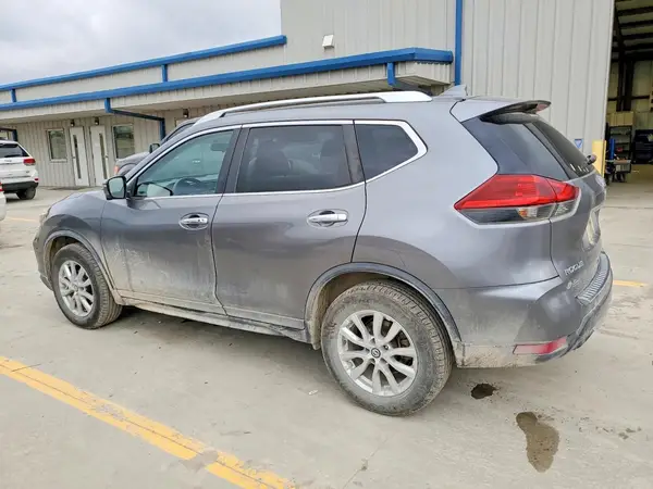KNMAT2MV9JP523863 2018 NISSAN ROGUE - Image 2