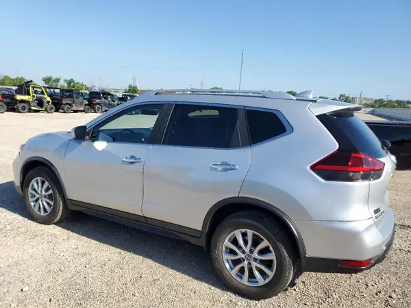 KNMAT2MV9JP528836 2018 NISSAN ROGUE - Image 2