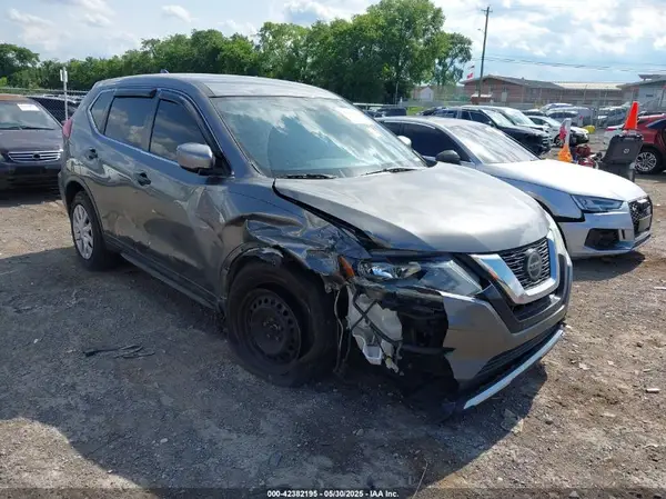 KNMAT2MV9JP536581 2018 NISSAN ROGUE - Image 1