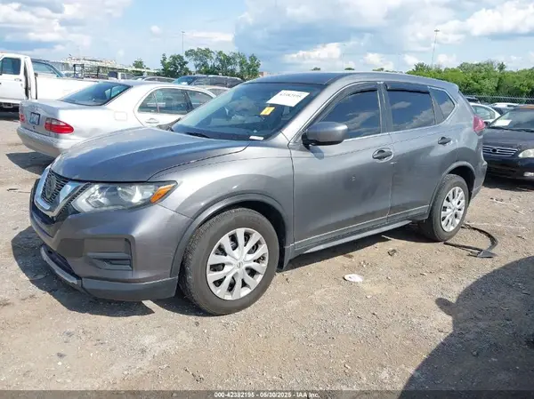 KNMAT2MV9JP536581 2018 NISSAN ROGUE - Image 2