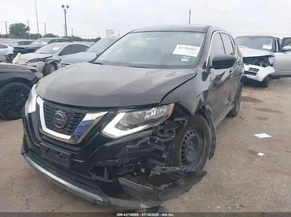 KNMAT2MV9JP536810 2018 NISSAN ROGUE - Image 2