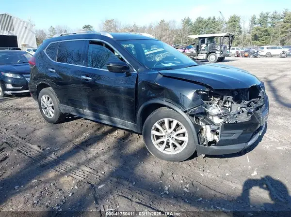 KNMAT2MV9JP538976 2018 NISSAN ROGUE - Image 1