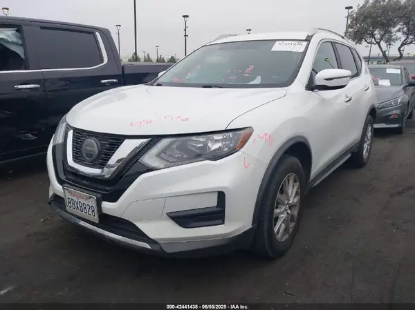 KNMAT2MV9JP542638 2018 NISSAN ROGUE - Image 2