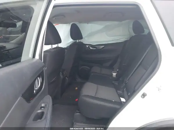 KNMAT2MV9JP542638 2018 NISSAN ROGUE - Image 8