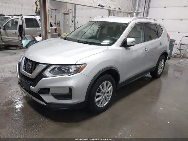 KNMAT2MV9JP543255 2018 NISSAN ROGUE - Image 2