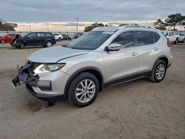 KNMAT2MV9JP544633 2018 NISSAN ROGUE - Image 1