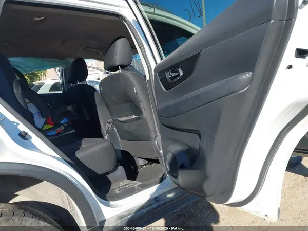 KNMAT2MV9JP549234 2018 NISSAN ROGUE - Image 8
