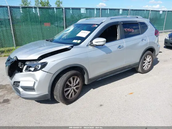 KNMAT2MV9JP551484 2018 NISSAN ROGUE - Image 2