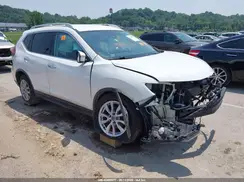 KNMAT2MV9JP555213 2018 NISSAN ROGUE