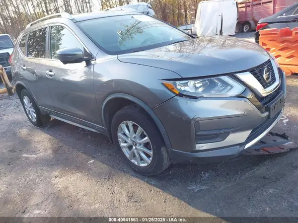 KNMAT2MV9JP556216 2018 NISSAN ROGUE - Image 1