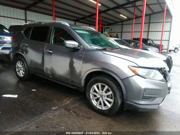 KNMAT2MV9JP557883 2018 NISSAN ROGUE - Image 1