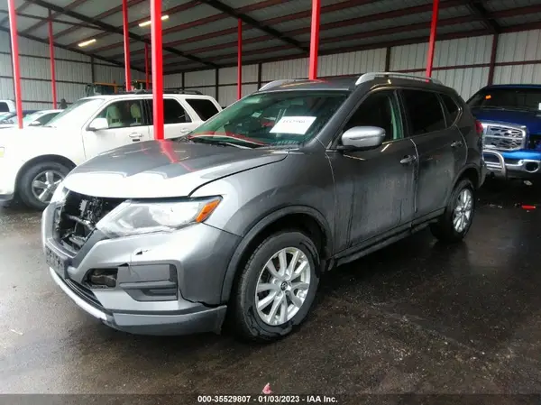 KNMAT2MV9JP557883 2018 NISSAN ROGUE - Image 2
