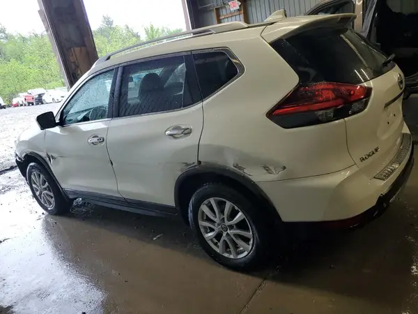 KNMAT2MV9JP558127 2018 NISSAN ROGUE - Image 2