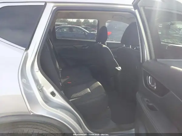 KNMAT2MV9JP558404 2018 NISSAN ROGUE - Image 8