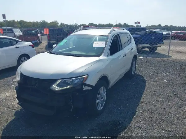 KNMAT2MV9JP559097 2018 NISSAN ROGUE - Image 2