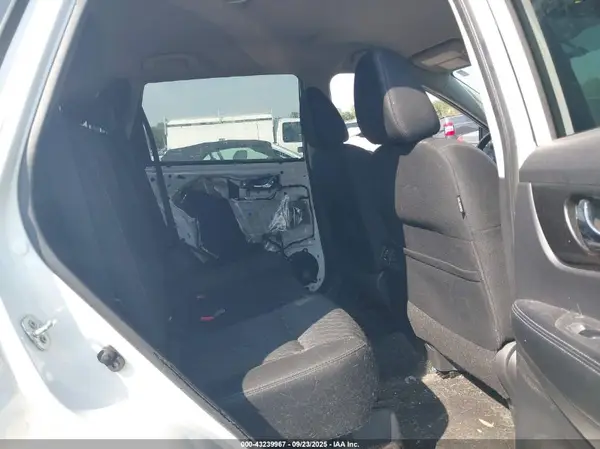 KNMAT2MV9JP559097 2018 NISSAN ROGUE - Image 8
