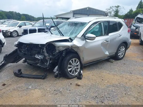 KNMAT2MV9JP559455 2018 NISSAN ROGUE - Image 2