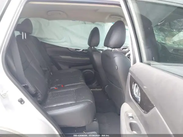 KNMAT2MV9JP559455 2018 NISSAN ROGUE - Image 8