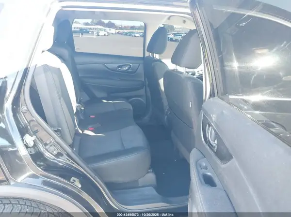 KNMAT2MV9JP560783 2018 NISSAN ROGUE - Image 8