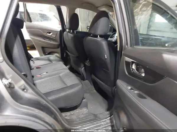 KNMAT2MV9JP562310 2018 NISSAN ROGUE - Image 8