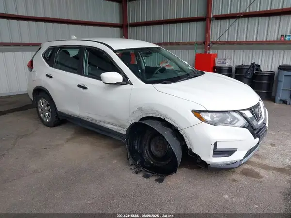 KNMAT2MV9JP563280 2018 NISSAN ROGUE - Image 1