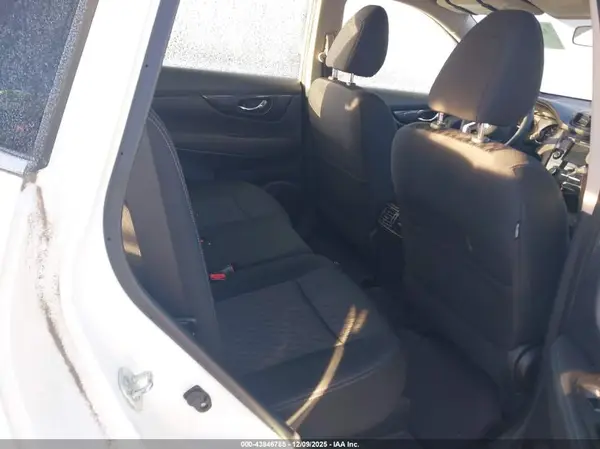 KNMAT2MV9JP565837 2018 NISSAN ROGUE - Image 8