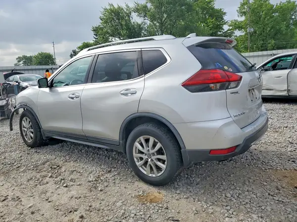 KNMAT2MV9JP566549 2018 NISSAN ROGUE - Image 2