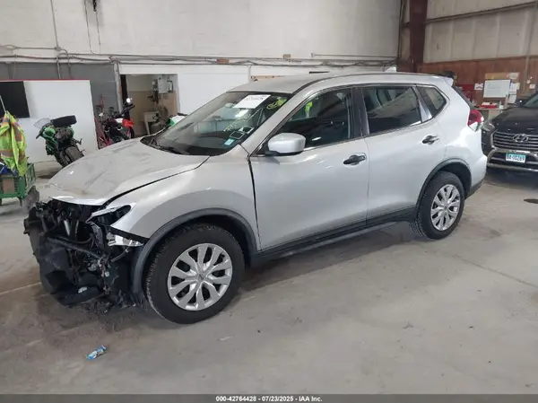 KNMAT2MV9JP568947 2018 NISSAN ROGUE - Image 2