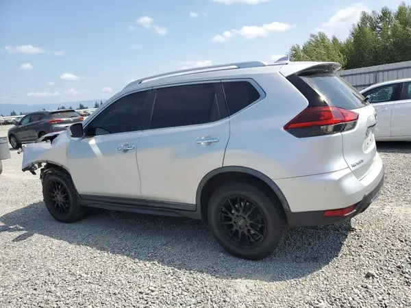 KNMAT2MV9JP573582 2018 NISSAN ROGUE - Image 2
